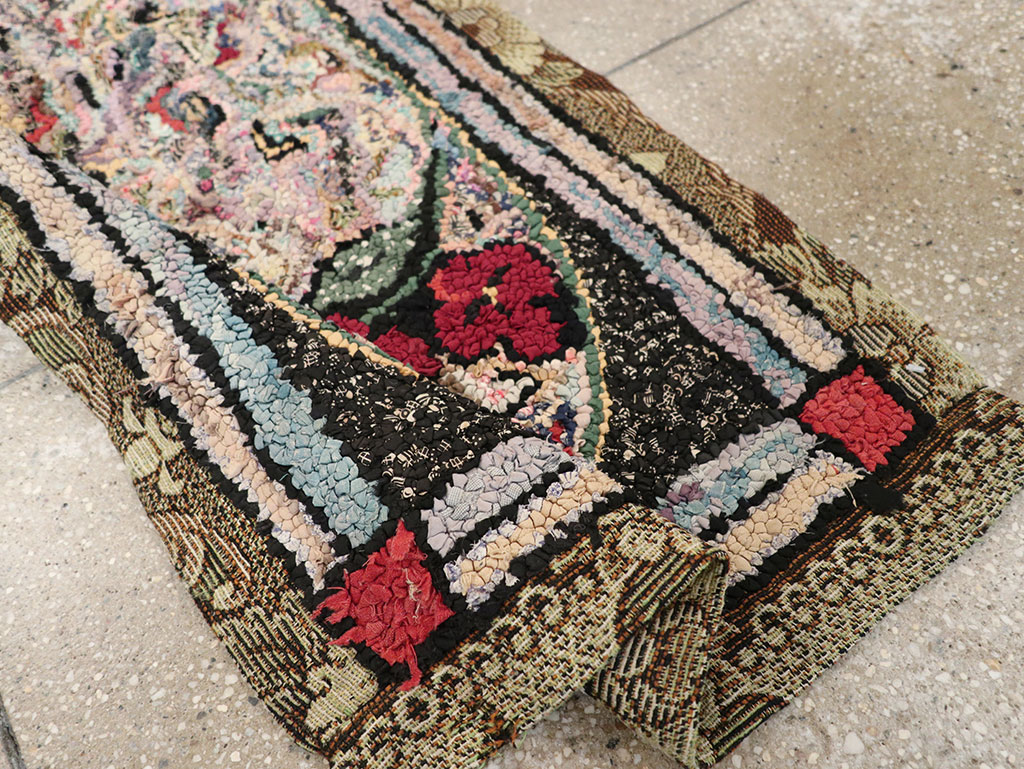 Vintage American Hook Throw Rug, No.9857 - Staging