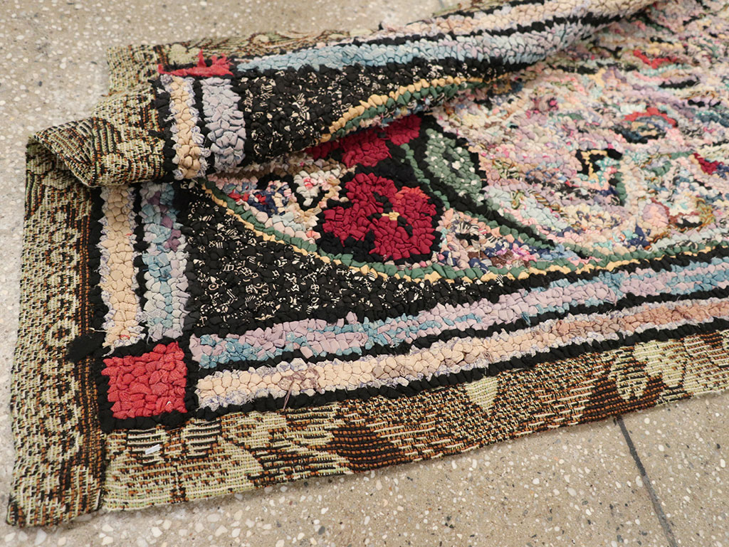 Vintage American Hook Throw Rug, No.9857 - Staging