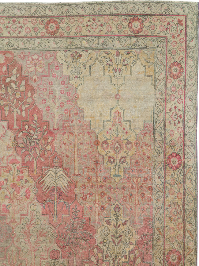 Antique Herekeh Carpet, No.9899 - Staging
