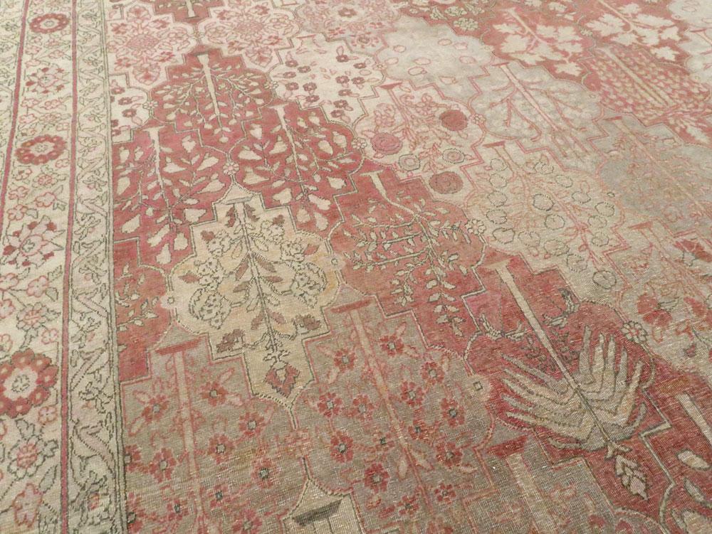 Antique Herekeh Carpet, No.9899 - Staging