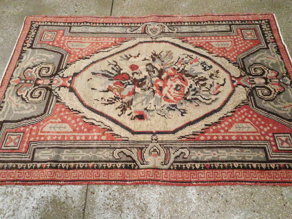 A Ghiordes Rug, No.9936 - Staging