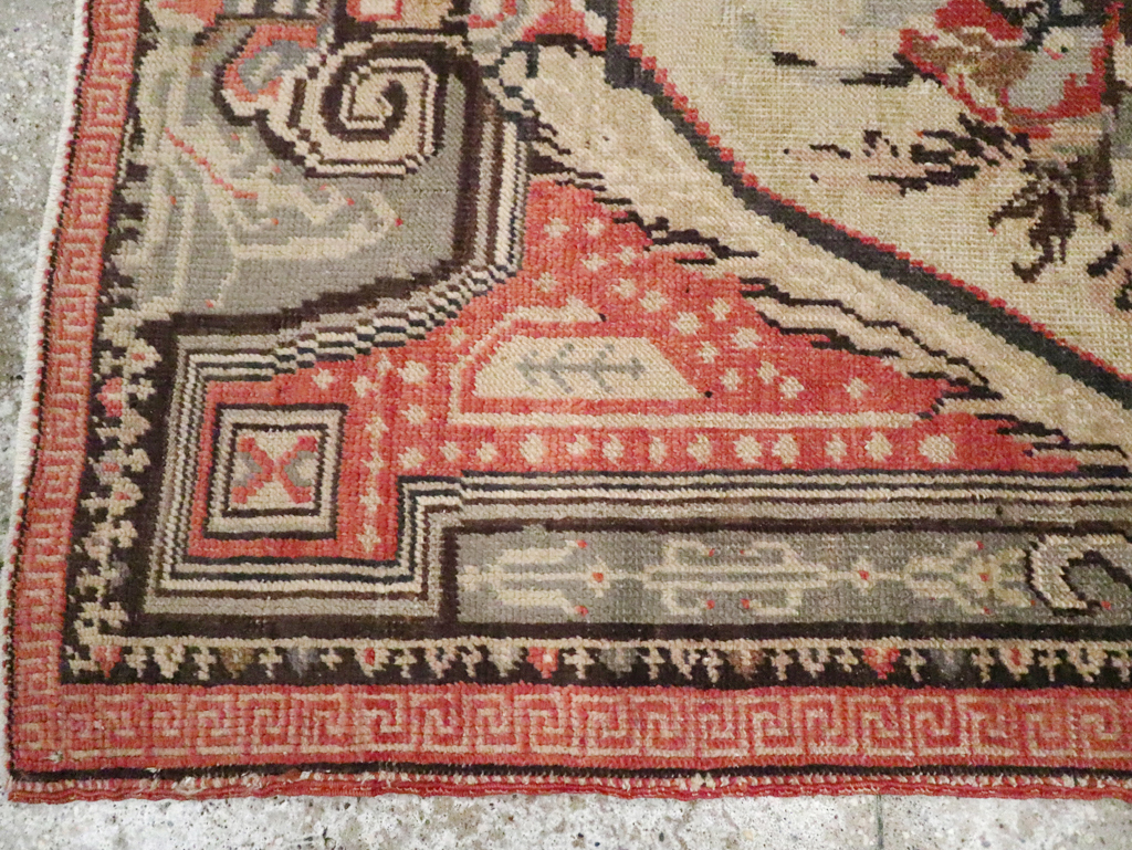 A Ghiordes Rug, No.9936 - Staging