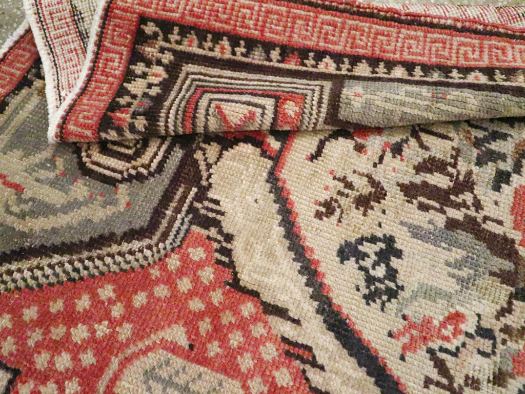 A Ghiordes Rug, No.9936 - Staging