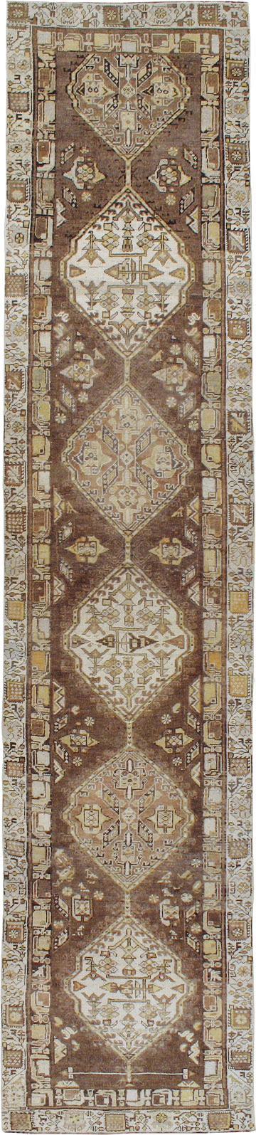 A Serab Runner, No.9949 - Staging