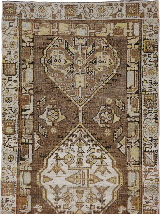 A Serab Runner, No.9949 - Staging