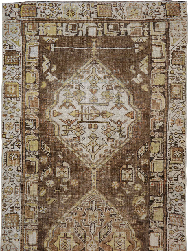 A Serab Runner, No.9949 - Staging