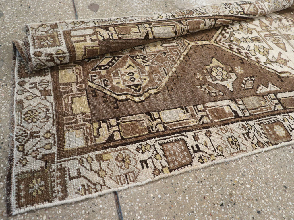 A Serab Runner, No.9949 - Staging